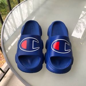 Champion Meloso Squish Slides Logo